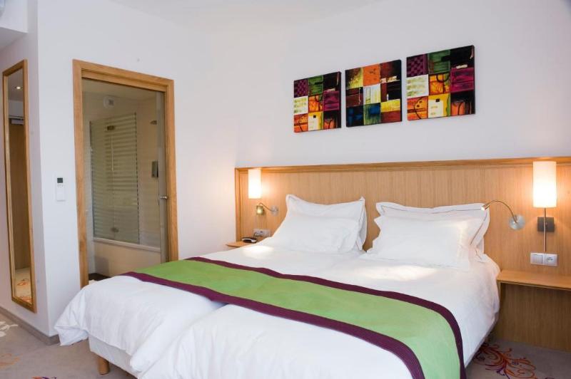 Logis Hotel Restaurant A L'etoile image