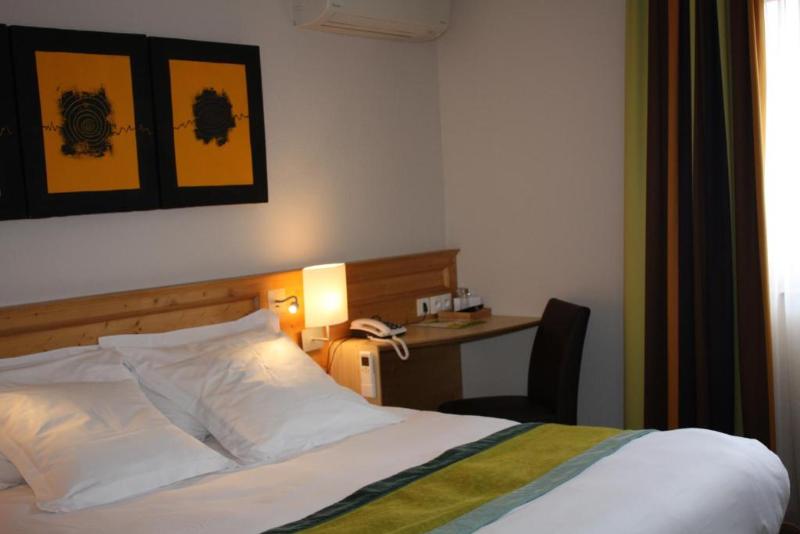 Logis Hotel Restaurant A L'etoile image
