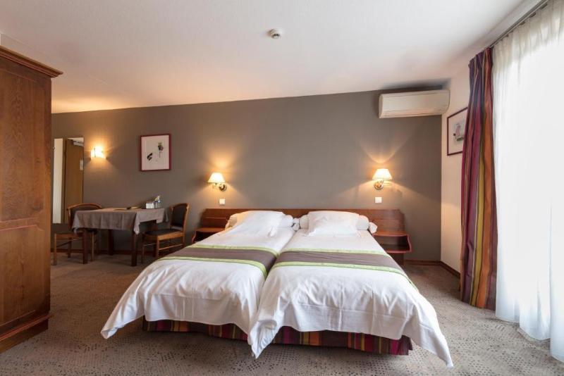 Logis Hotel Restaurant A L'etoile image