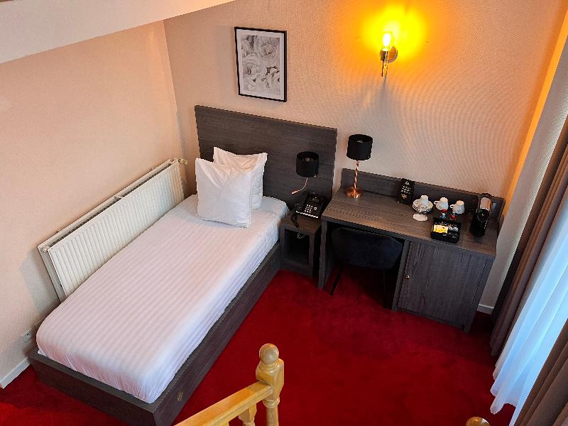 La Bourse Hotel image