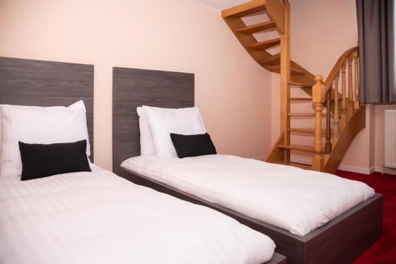 La Bourse Hotel image