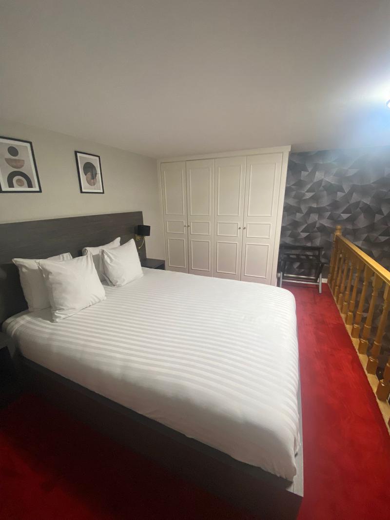 La Bourse Hotel image