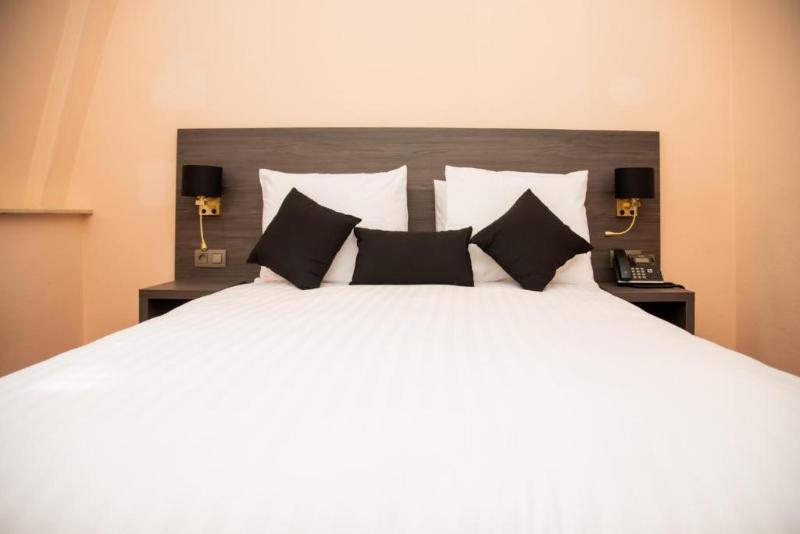 La Bourse Hotel image