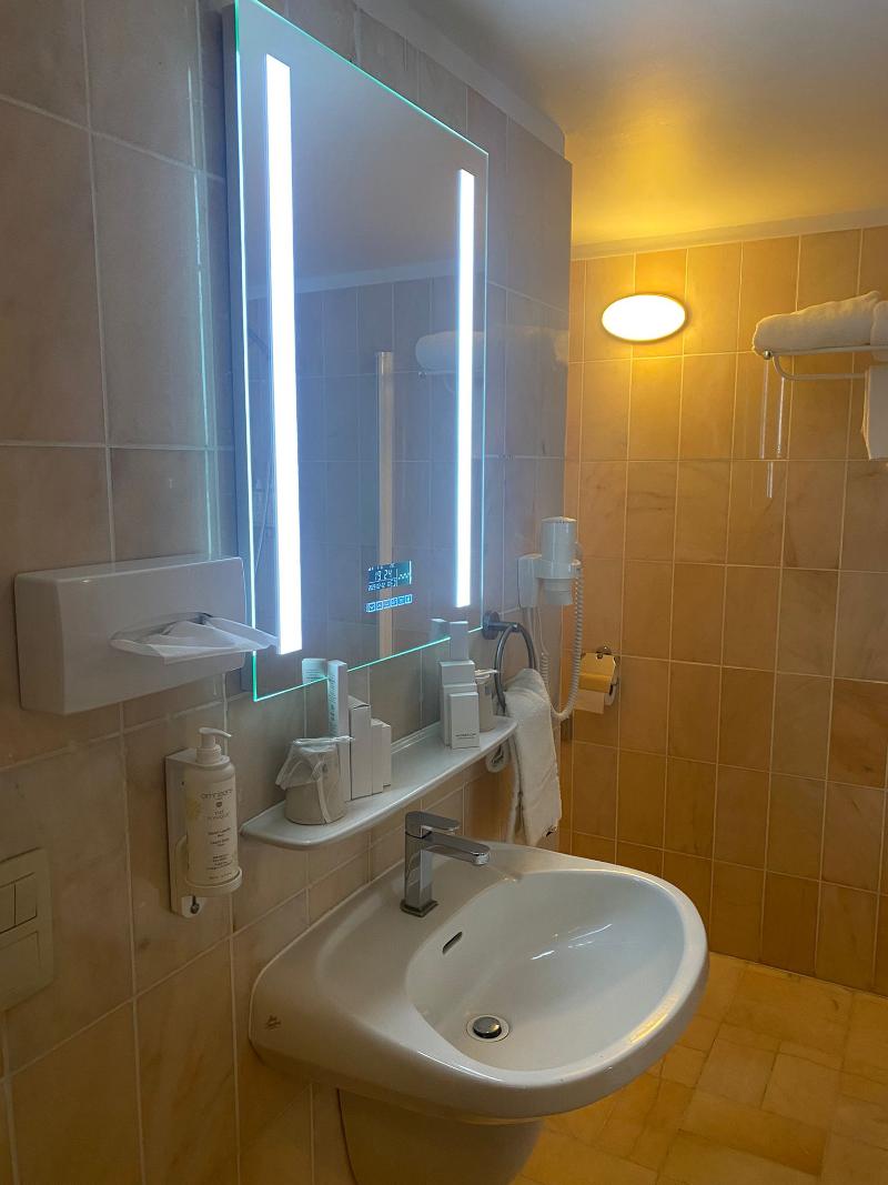 La Bourse Hotel image