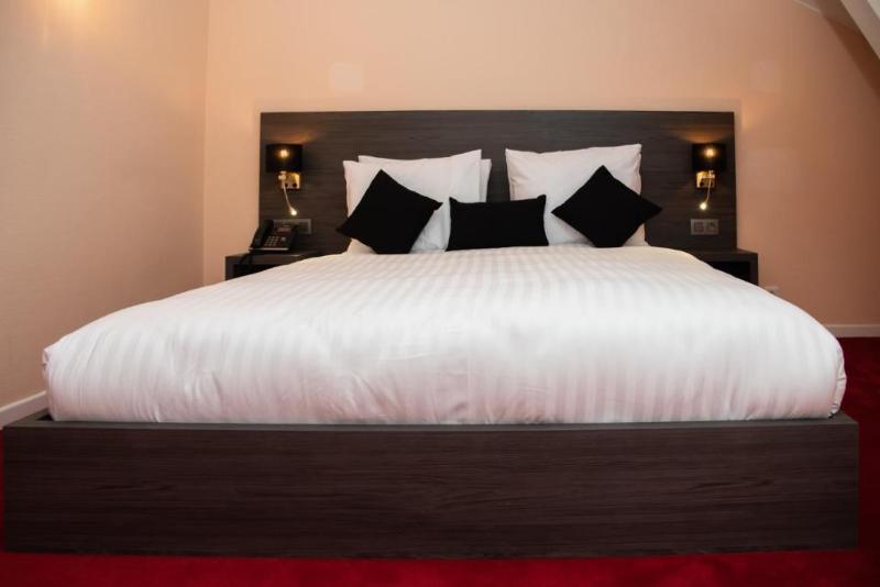 La Bourse Hotel image