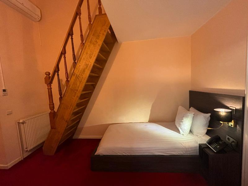 La Bourse Hotel image