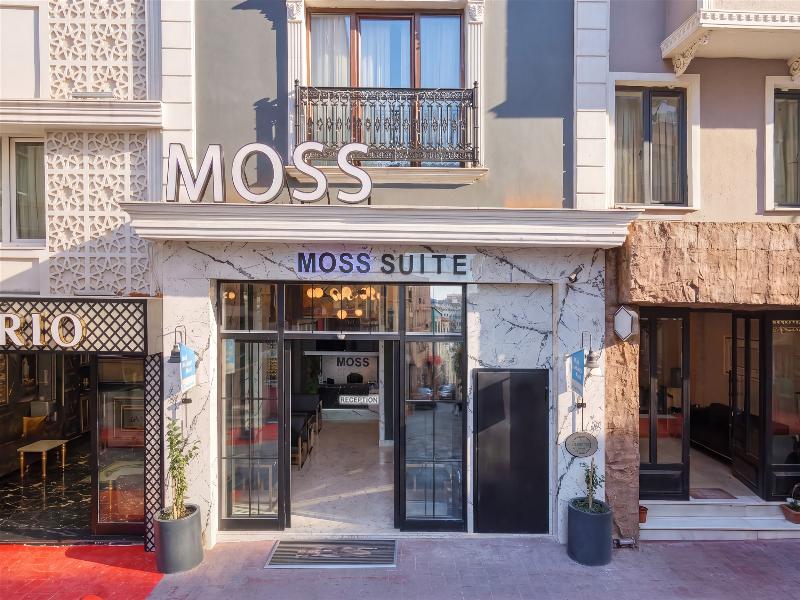 Moss Suite Hotel image