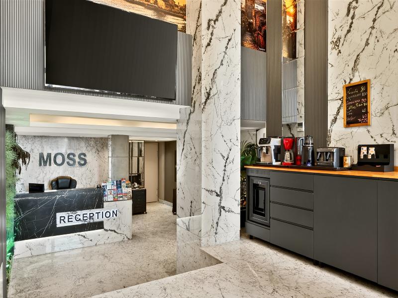 Moss Suite Hotel image