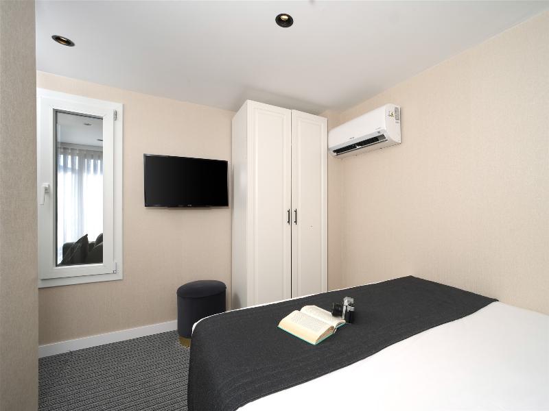 Moss Suite Hotel image