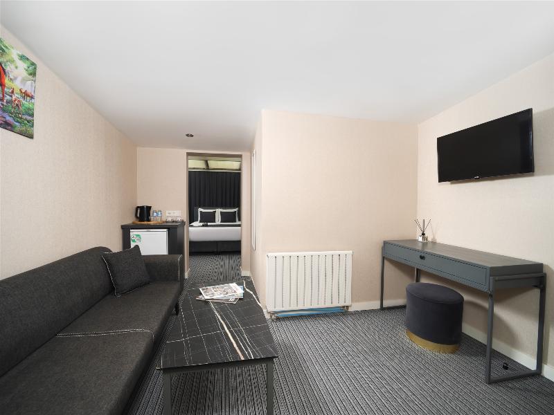 Moss Suite Hotel image