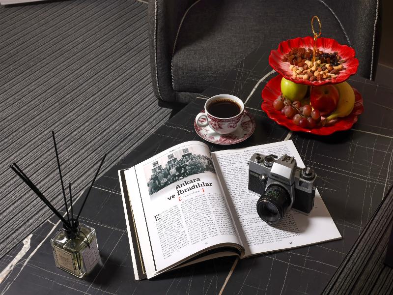 Moss Suite Hotel image