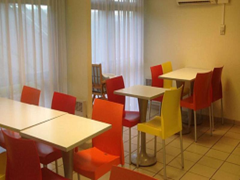 Premiere Classe Niort Est - La Creche image
