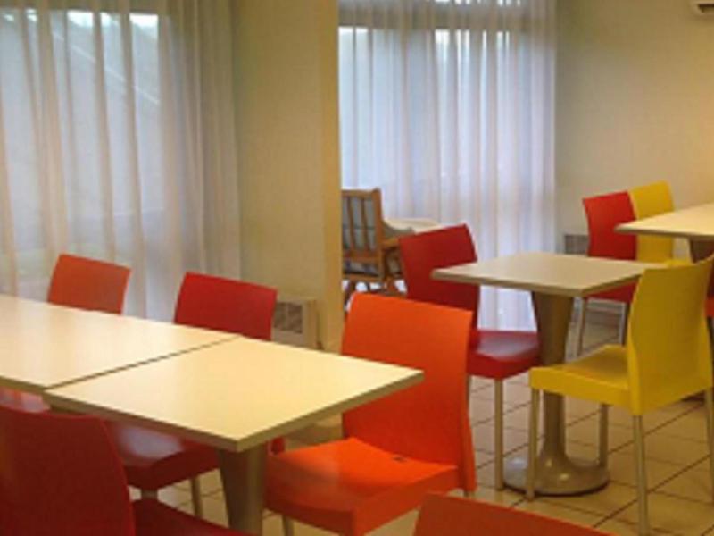 Premiere Classe Niort Est - La Creche image