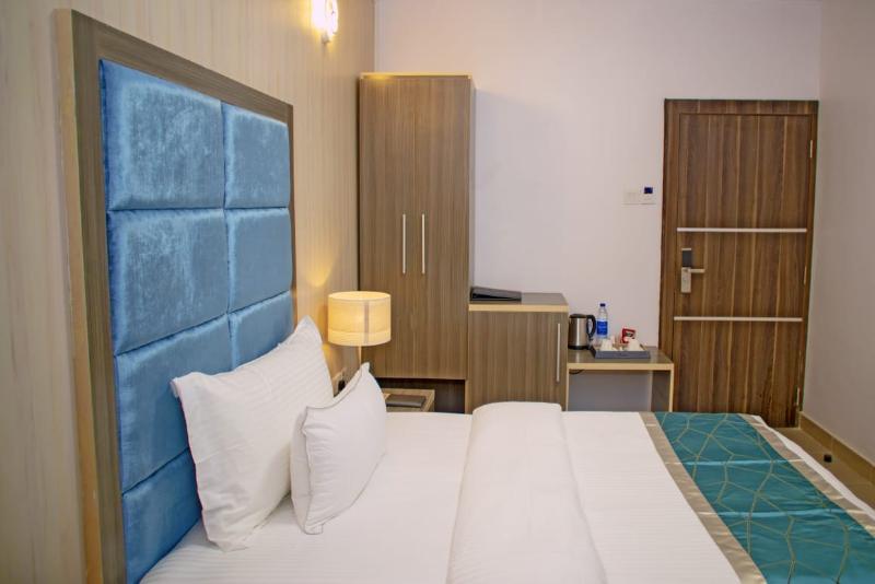 Riviera Suite 5