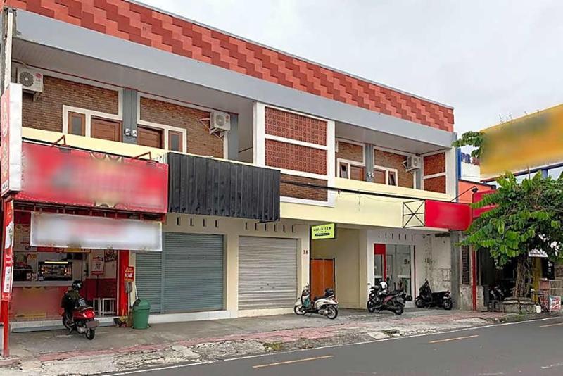 Urbanview Hotel Telu Wolu Monjali image