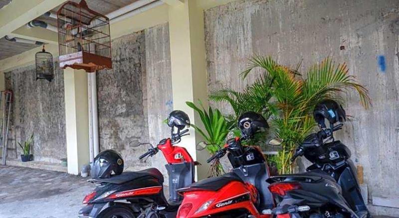 Urbanview Hotel Telu Wolu Monjali image