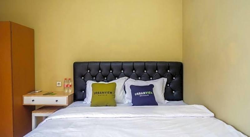Urbanview Hotel Telu Wolu Monjali image