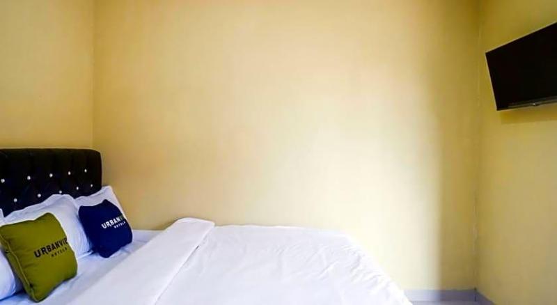Urbanview Hotel Telu Wolu Monjali image