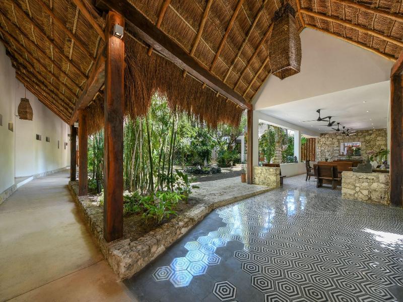 Casa Del Jaguar image