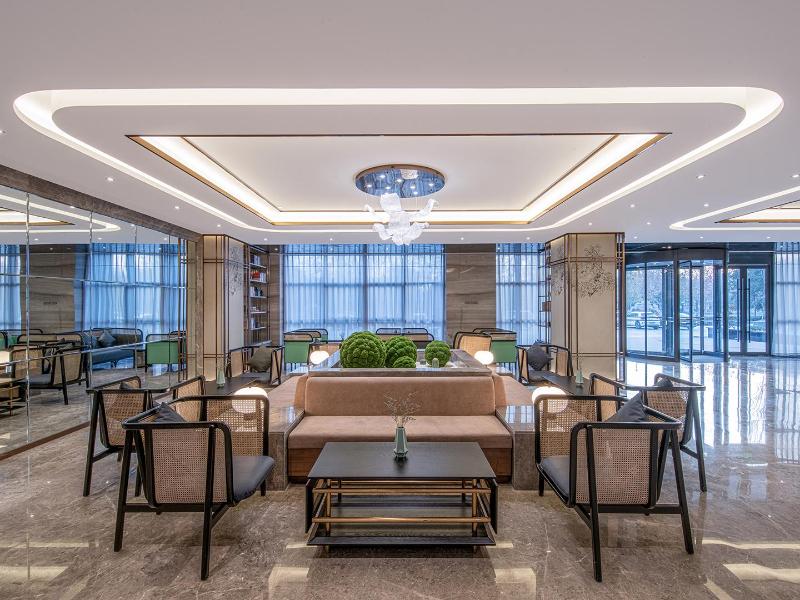 Lobby & Reception