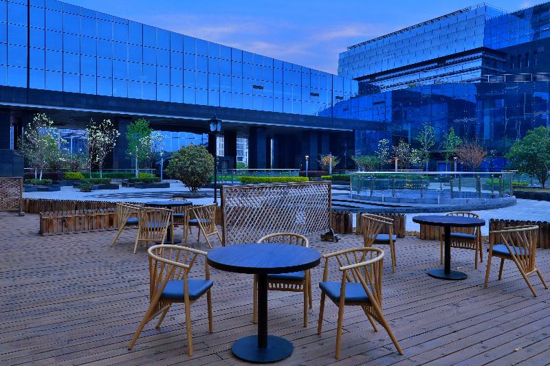 Crystal Orange Hotel Zhenjiang Logistics Building image