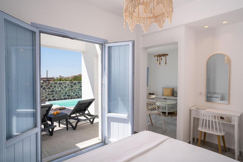 Santorossa Luxury Villas - Image 4