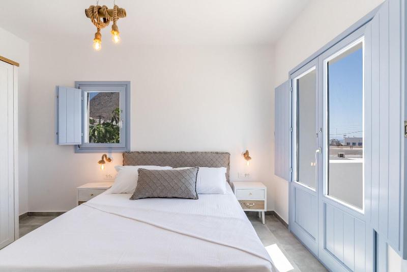 Santorossa Luxury Villas - Image 8