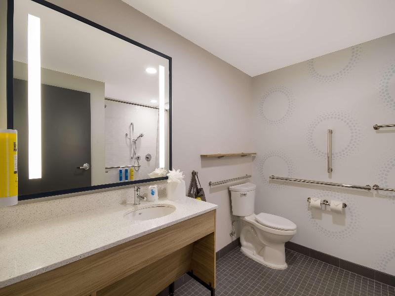 Tru By Hilton Destin image