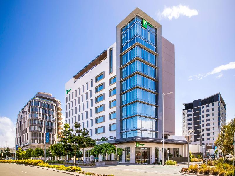 Holiday Inn Hotel & Suites Sunshine Coast by IHG image