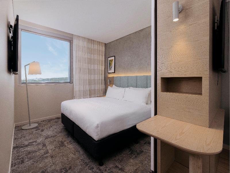 Holiday Inn Hotel & Suites Sunshine Coast by IHG image