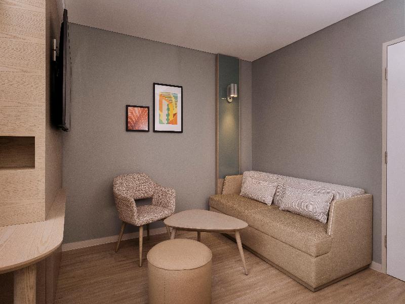Holiday Inn Hotel & Suites Sunshine Coast by IHG image