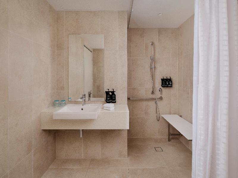 Holiday Inn Hotel & Suites Sunshine Coast by IHG image
