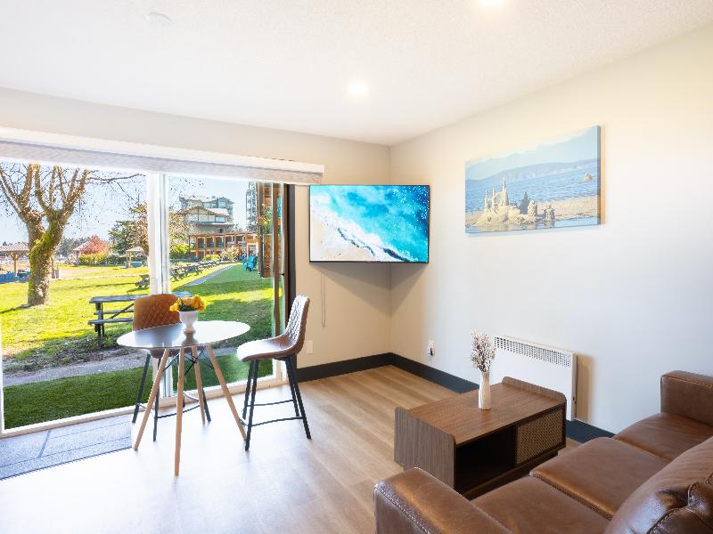 Sea Edge Beachside Hotel image