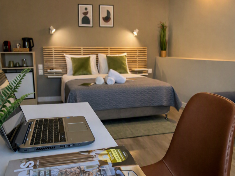 Luxor Suites Venizelou