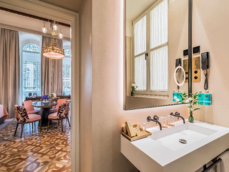 Palacio Gran Via, A Royal Hideaway Hotel image