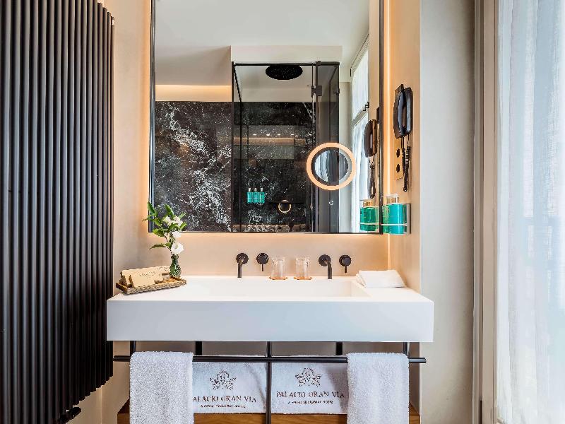 Palacio Gran Via, A Royal Hideaway Hotel image