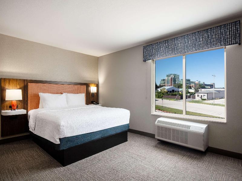 Hampton Inn By Hilton Green Bay Stadium image