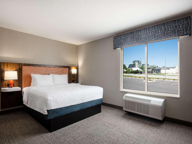 Hampton Inn By Hilton Green Bay Stadium image
