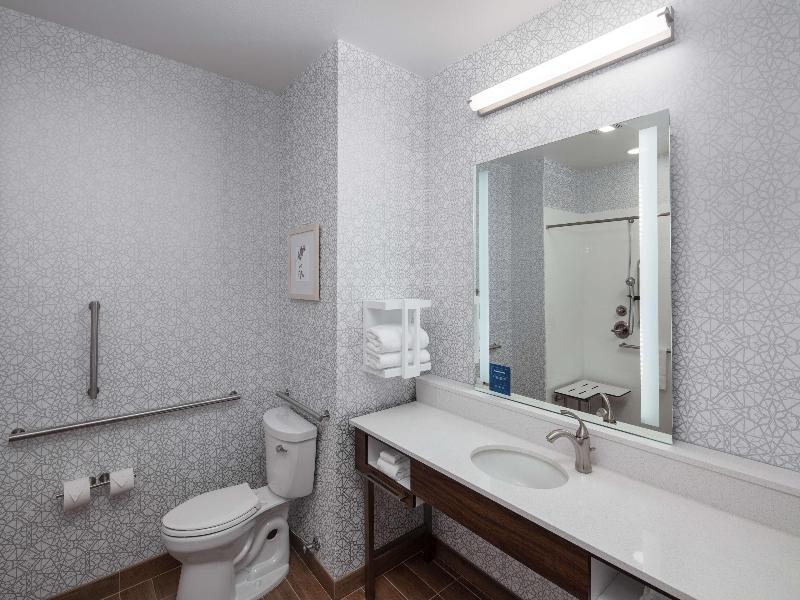 Hampton Inn By Hilton Green Bay Stadium image