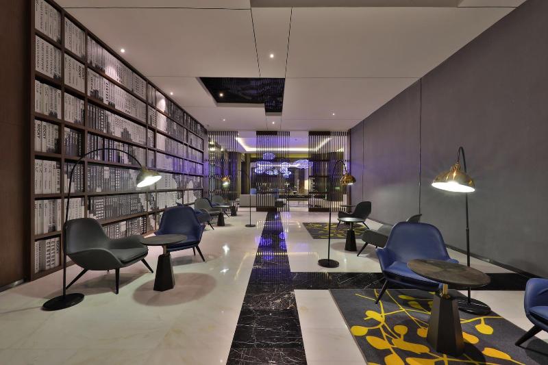 Lobby & Reception