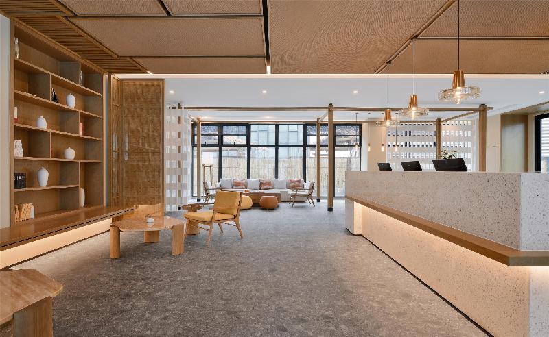 Lobby & Reception