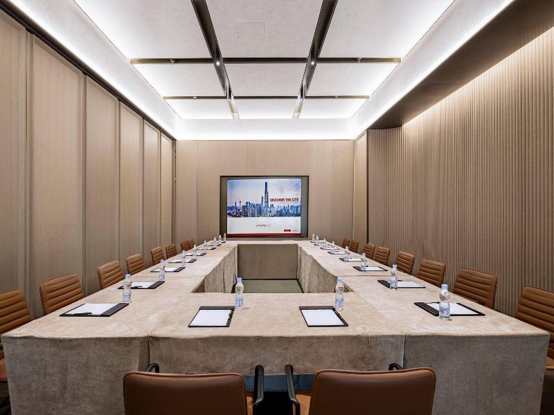 Intercity Hotel Shenzhen Futian Huanggang image