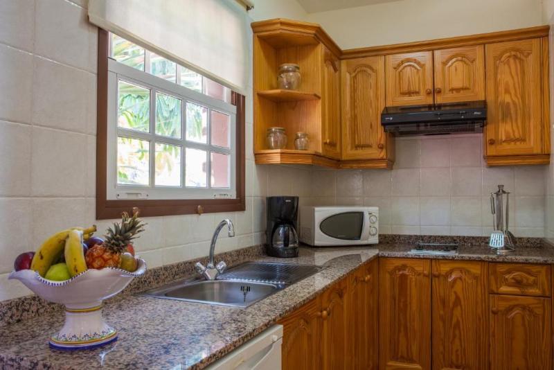 Oasis San Antonio Apartmentos gallery photo 17