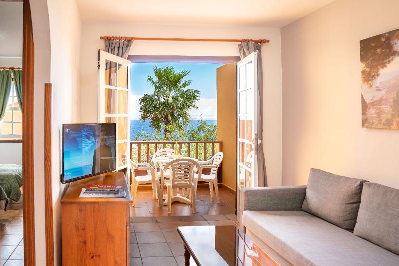 Oasis San Antonio Apartmentos image