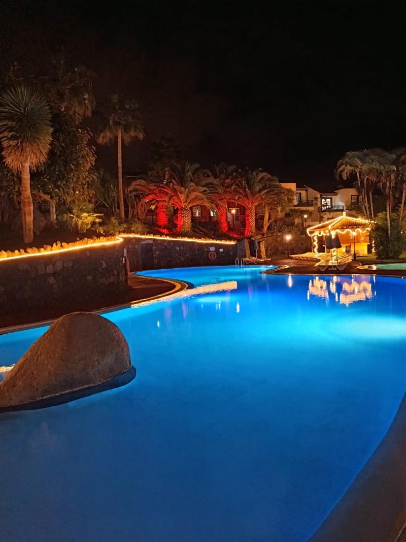 Oasis San Antonio Apartmentos image