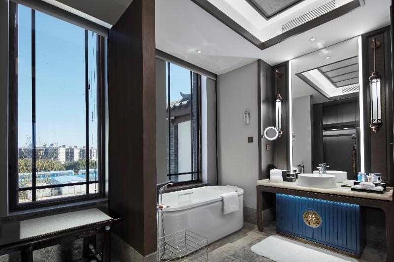 Song Hotel Kunming Dianchi image