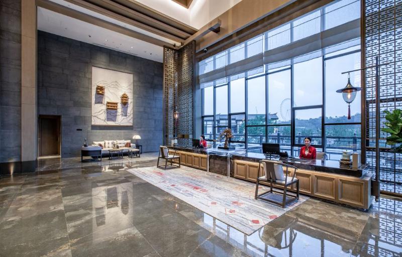 Lobby & Reception