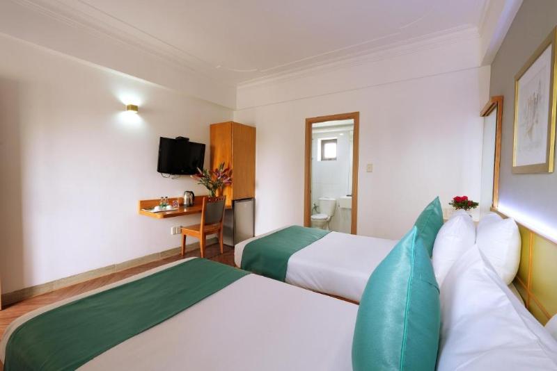 Happy Life Green Hotel image