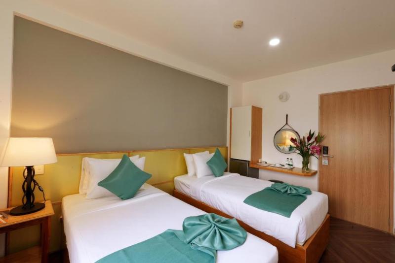 Happy Life Green Hotel image