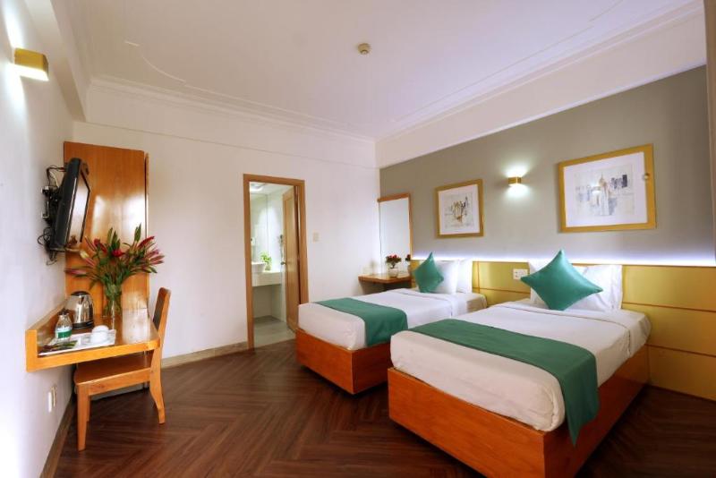 Happy Life Green Hotel image